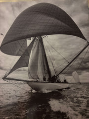 Classe J spinnaker 1909 sous cadre verre 20x25 (8x10 p.) . Emballage protégé